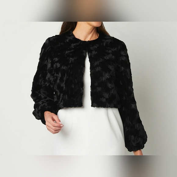 Perceptions Faux Fur Women's Round Neck Long Sleeve Shrug - Picture 3 of 12